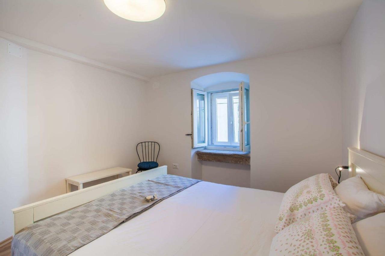 Apartmani Kraj Mora Cres Eksteriør billede