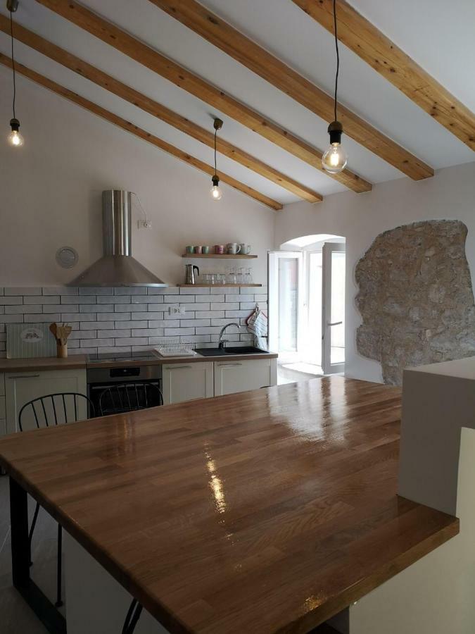 Apartmani Kraj Mora Cres Eksteriør billede
