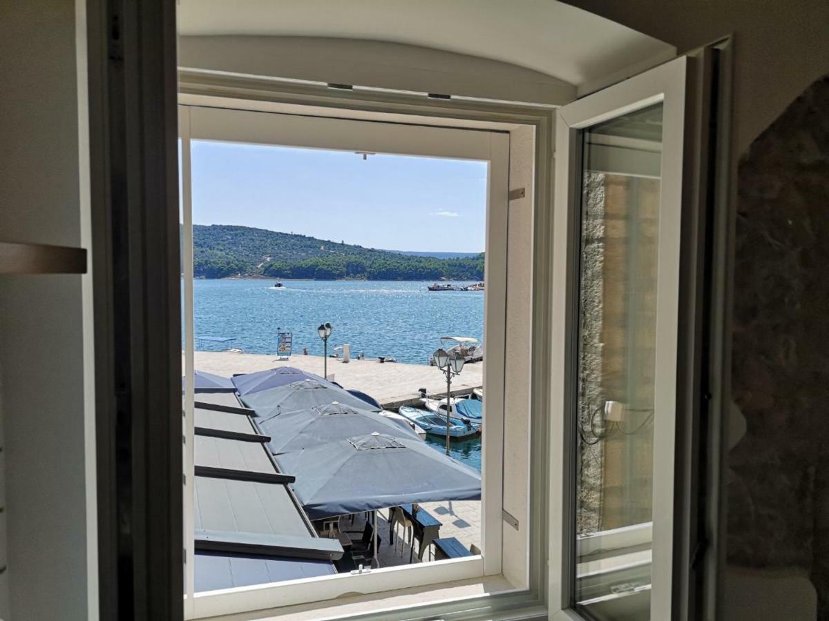Apartmani Kraj Mora Cres Eksteriør billede