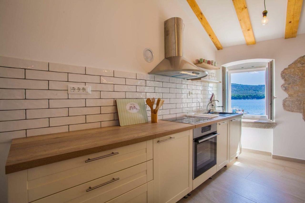 Apartmani Kraj Mora Cres Eksteriør billede