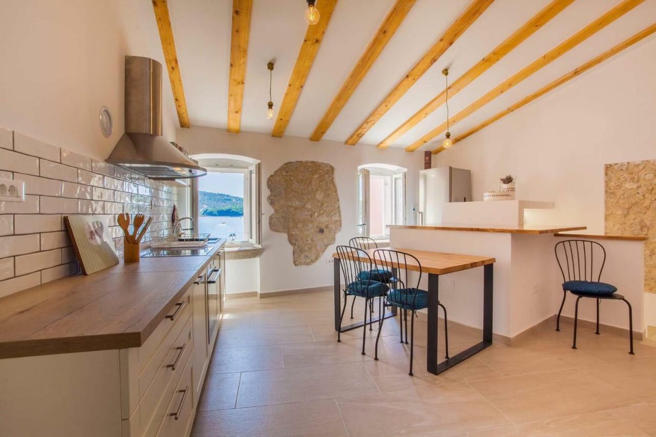 Apartmani Kraj Mora Cres Eksteriør billede
