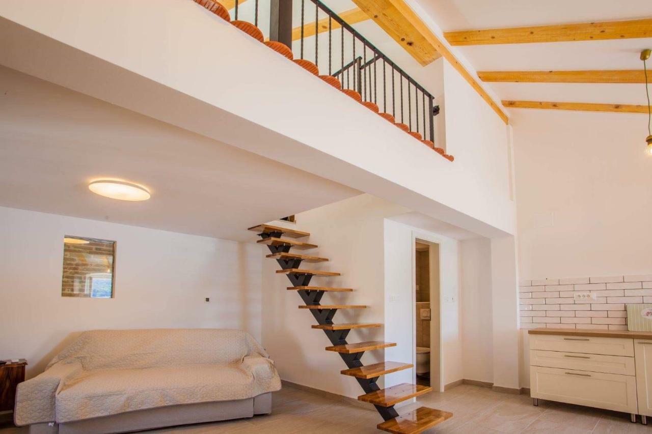 Apartmani Kraj Mora Cres Eksteriør billede