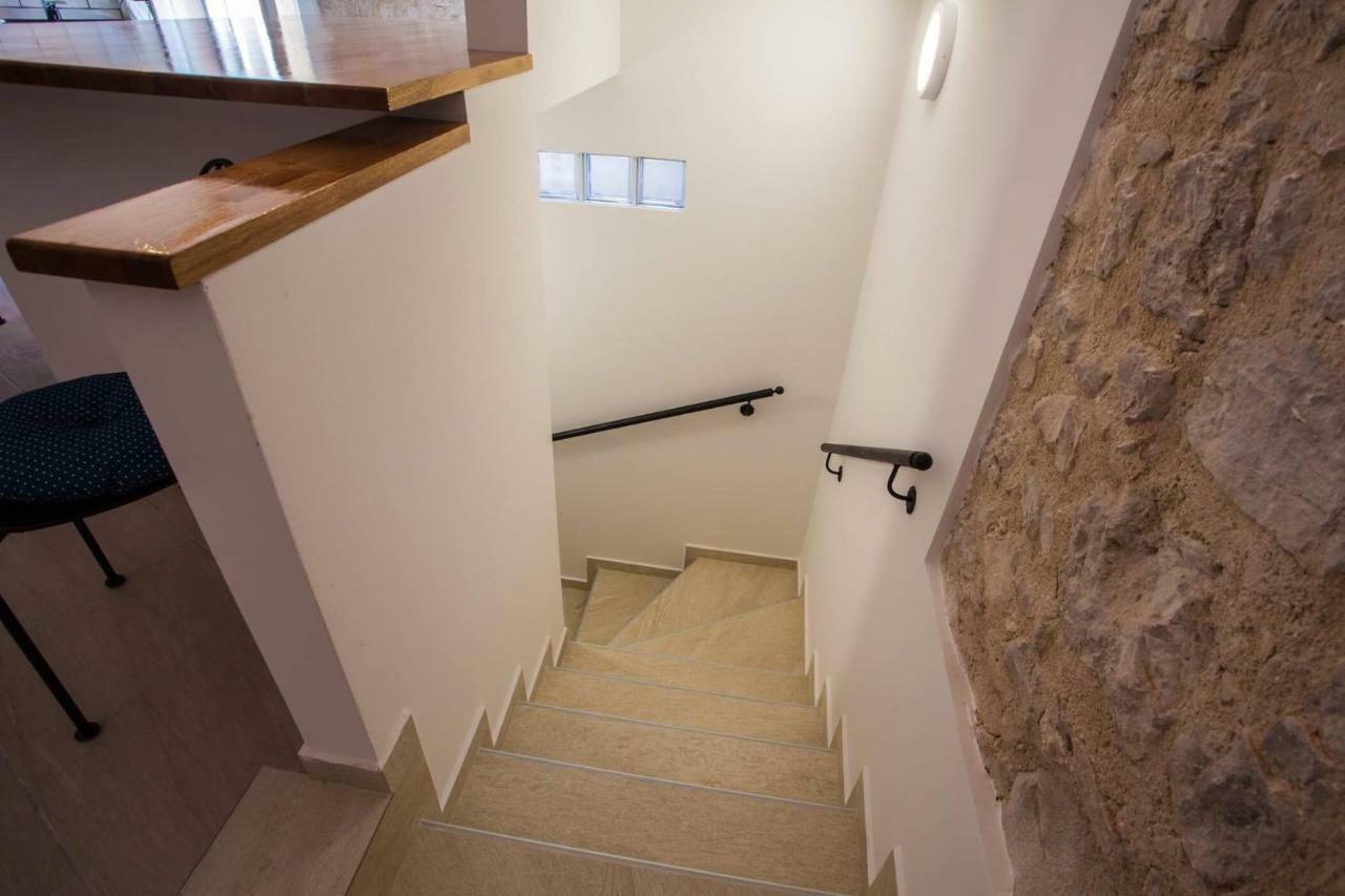 Apartmani Kraj Mora Cres Eksteriør billede